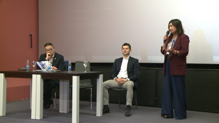 894_0356_01.MP4_snapshot_00.00.602